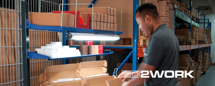 Iluminación LED industrial económica para puestos de trabajo en industria y montaje